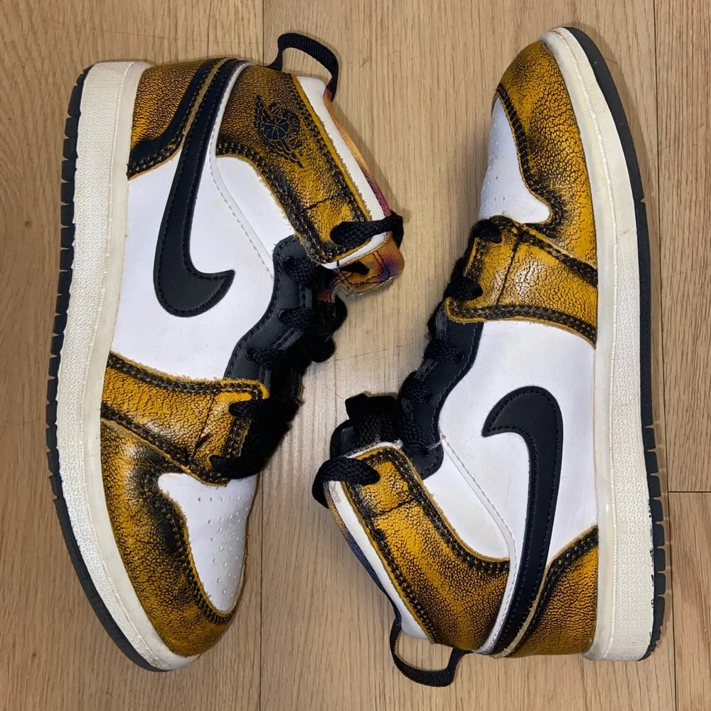 Kids Jordan Sneakers Size 2y